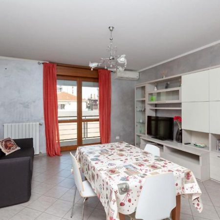 Comfy Cozy Apartment Close To Metro تورينو المظهر الخارجي الصورة