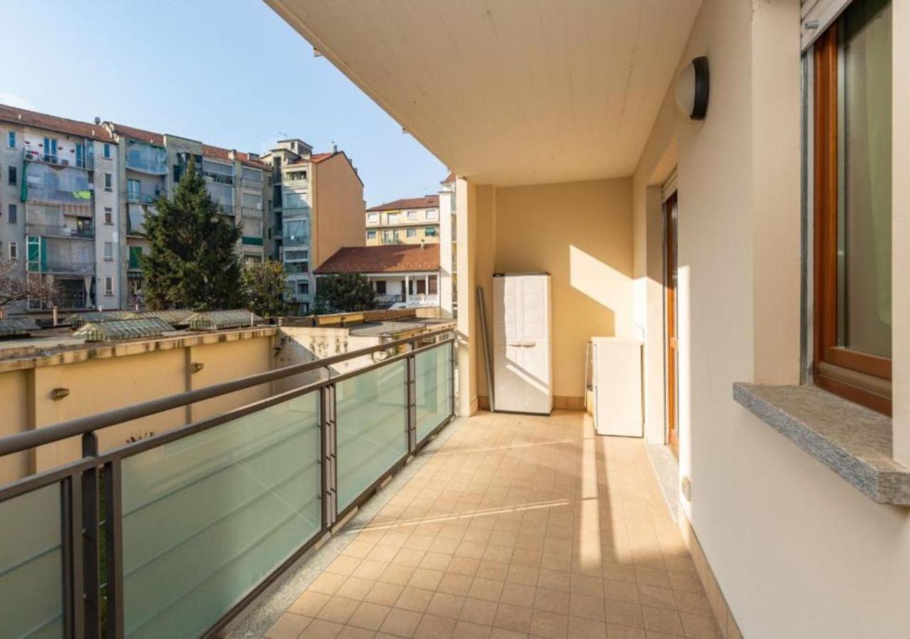 Comfy Cozy Apartment Close To Metro تورينو المظهر الخارجي الصورة